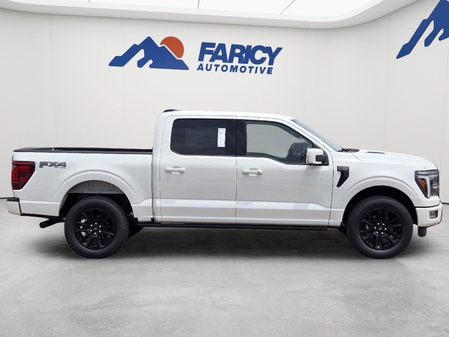 New 2026 Star White Metallic Tri-Coat Ford Platinum® image 12