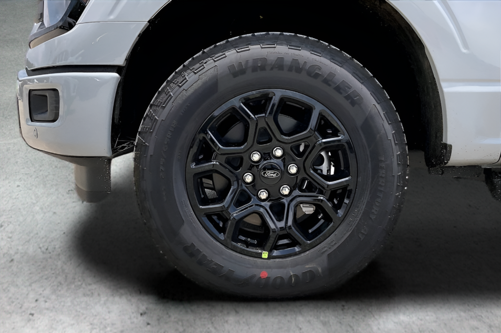 New 2026 Avalanche Ford XLT image 17