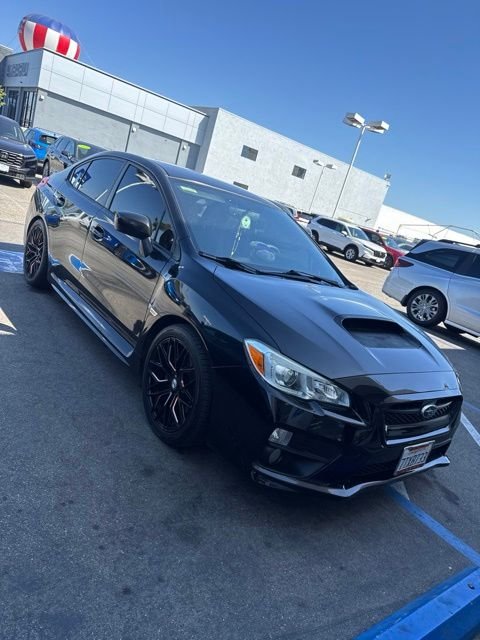 Used 2017 Crystal Black Silica Subaru Premium image 5