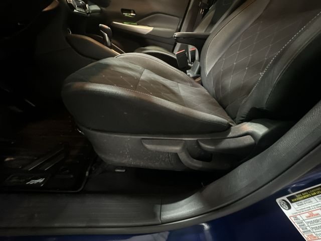 Used 2019 Blue Nissan SV image 18