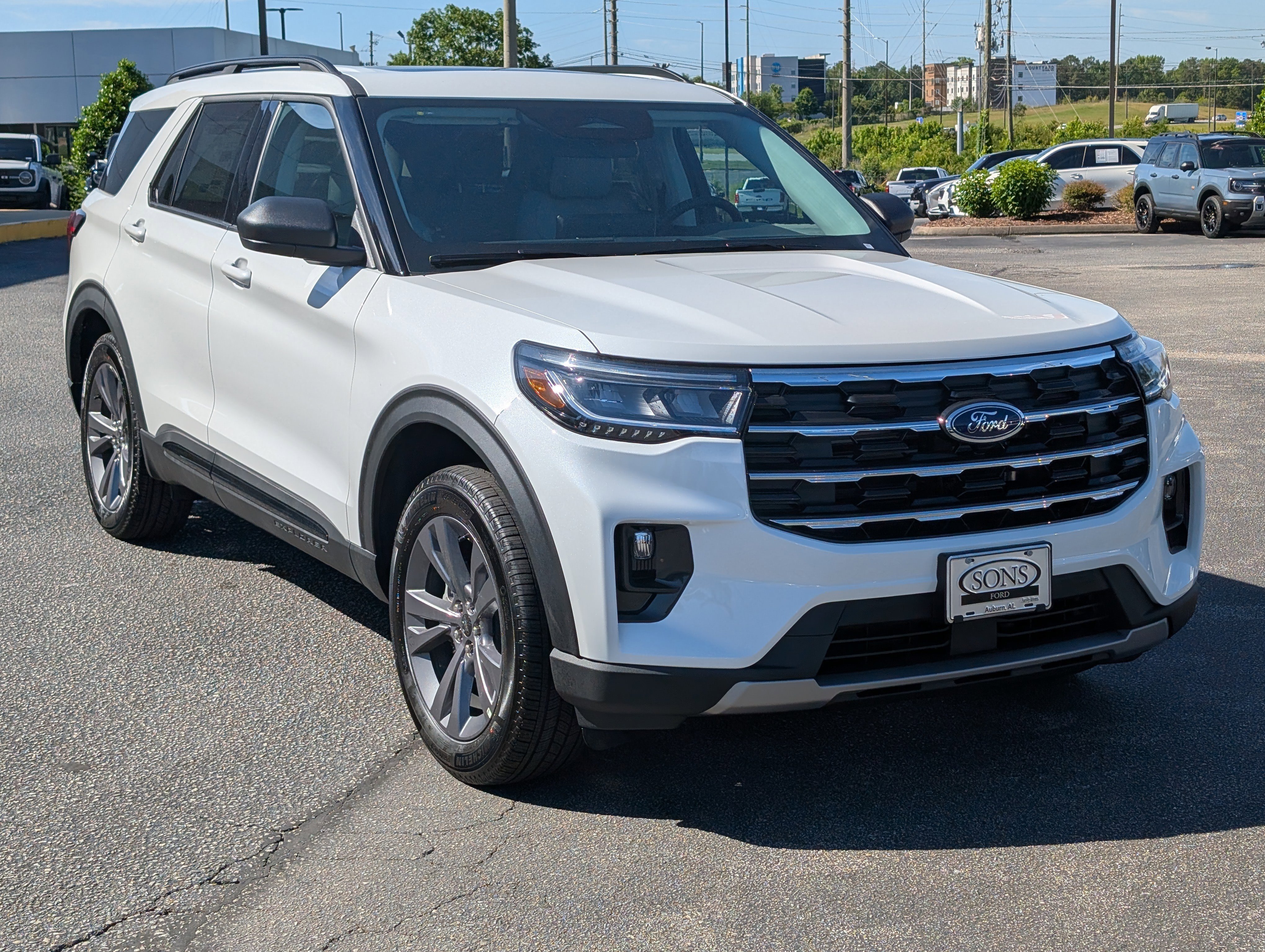 New 2026 Star White Metallic Tri-Coat FORD Active image 4