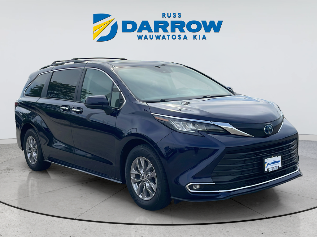 Used 2022  Toyota XLE image 7