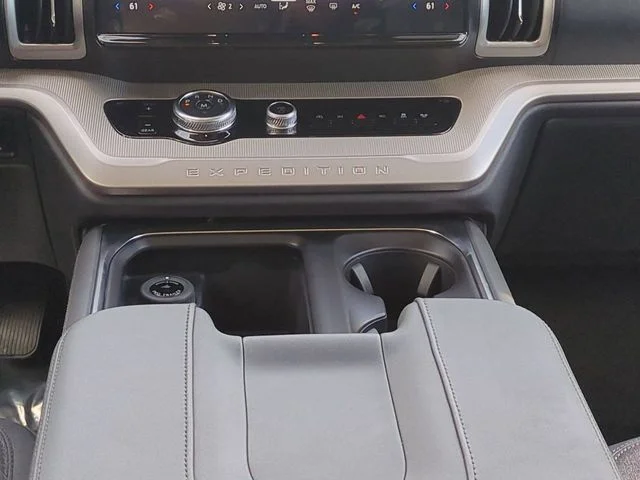 New 2026 Oxford White Ford Active image 18