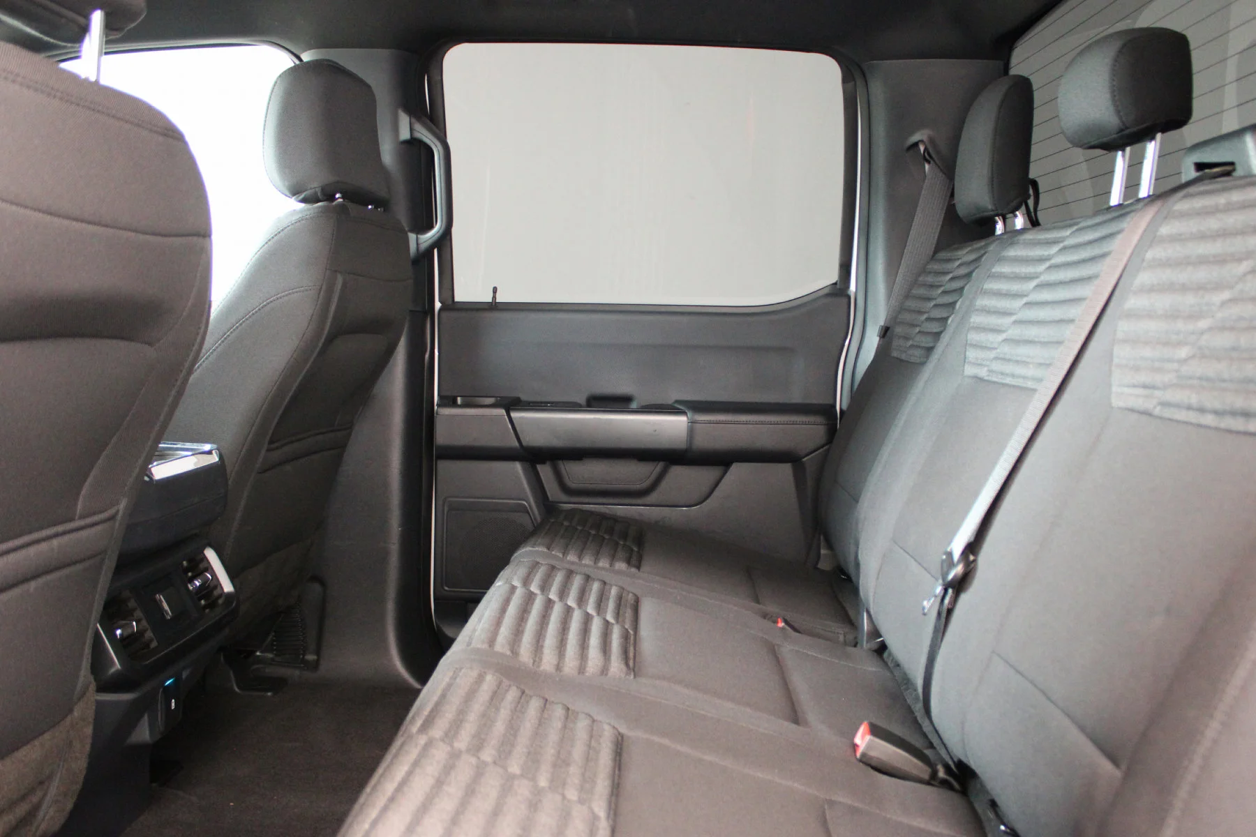Used 2023 OXFORD WHITE Ford xl 4WD SUPERCREW 5.5
