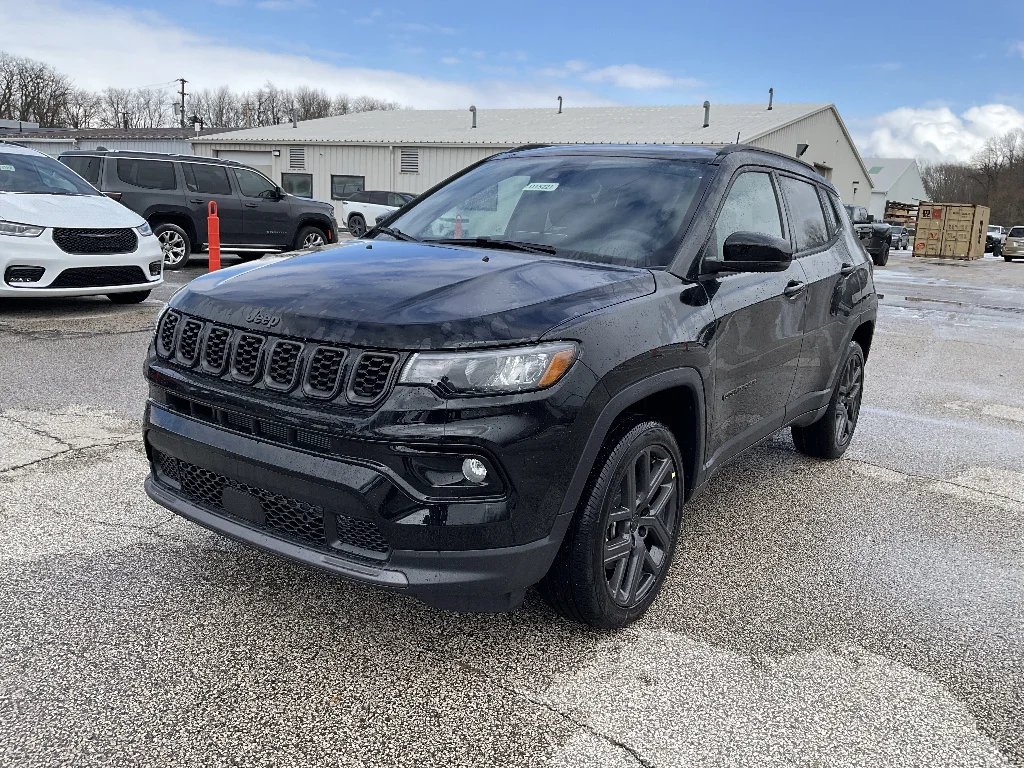 New 2026 Diamond Black Crystal Pearlcoat Jeep Limited Altitude image 3