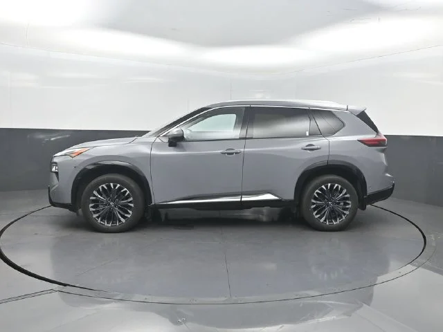 Used 2024 Gray Nissan Platinum image 3