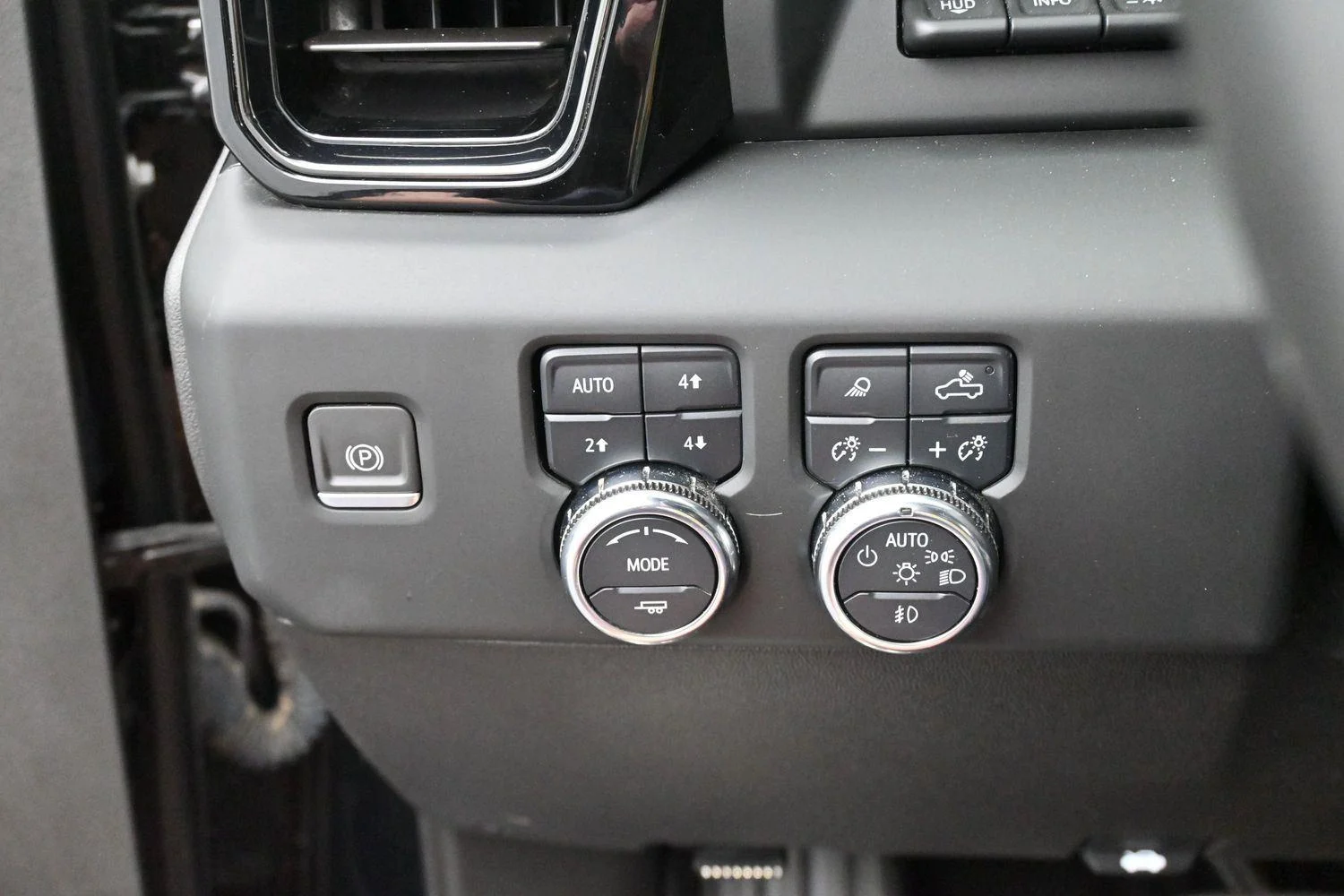 Used 2024 Onyx Black GMC AT4 image 20