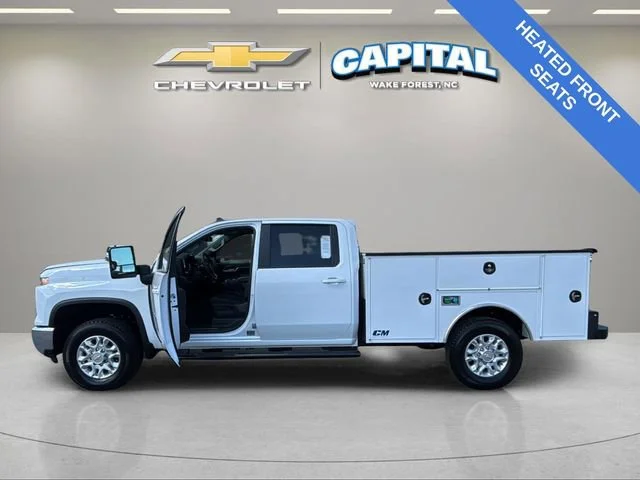 Used 2025 Summit White Chevrolet LT image 10