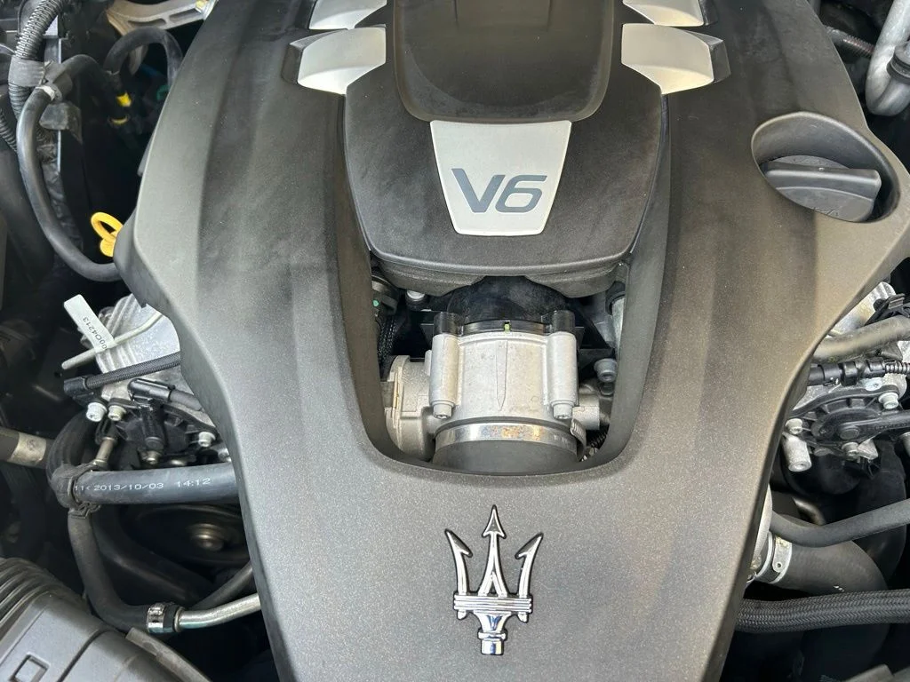 Used 2014 Gray Maserati Base image 15