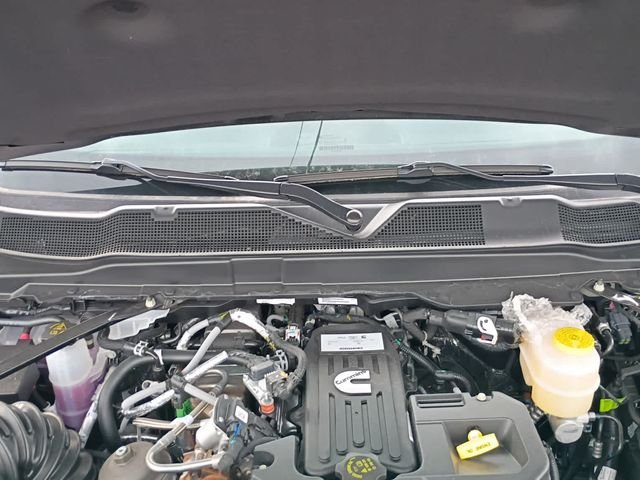 New 2026 Diamond Black Crystal Pearl-Coat Exterior Paint RAM Tradesman image 25
