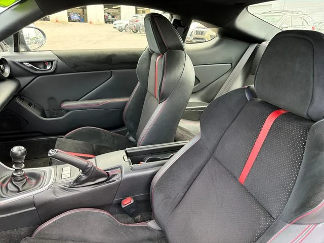Used 2022 Gray Subaru Limited image 21