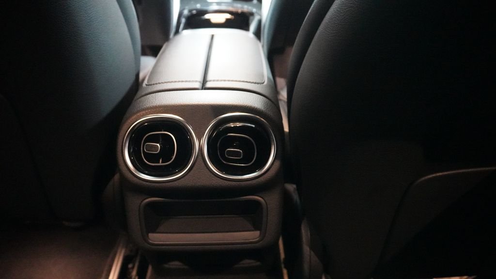 Certified Used 2023 Black Mercedes-Benz GLC 300 image 17