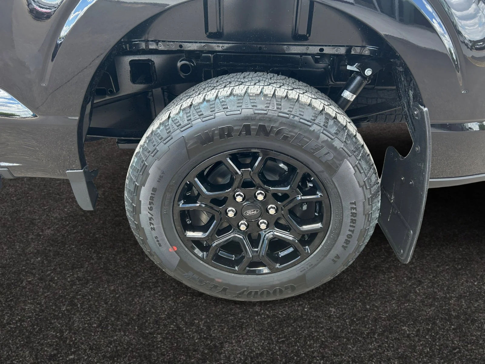New 2026 Agate Black Metallic Ford XLT image 9