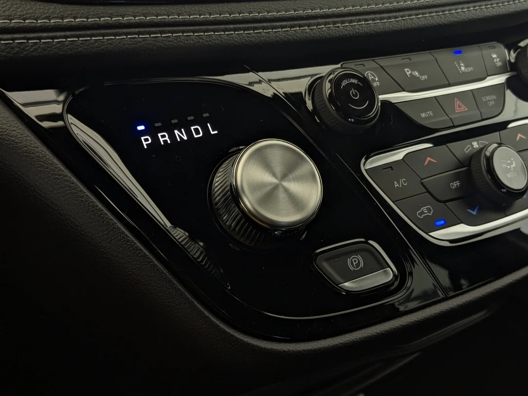 New 2027 Black Chrysler Select - - AWD - 3.6L Pentastar V6 - Safety Sphere Pkg - 360 Surround View Cam & More! image 19