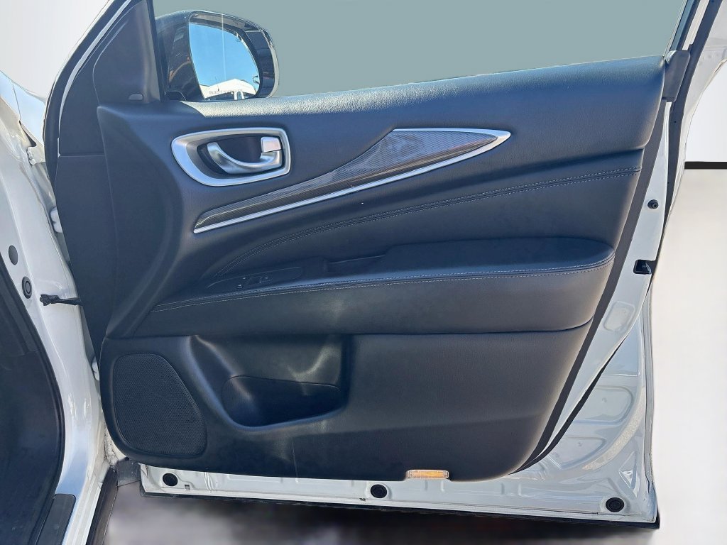 Used 2019 Majestic INFINITI LUXE image 28
