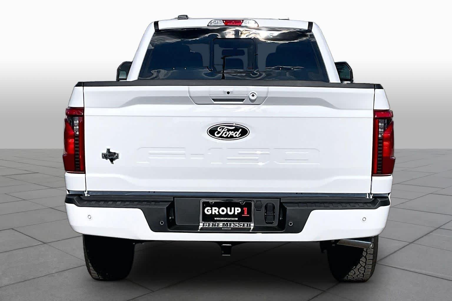 New 2026 Oxford White Ford XLT image 4