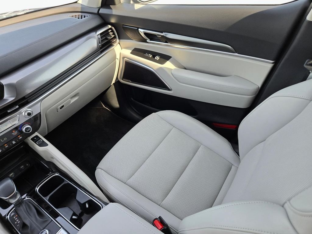 2025 Kia Telluride S - Photo 20