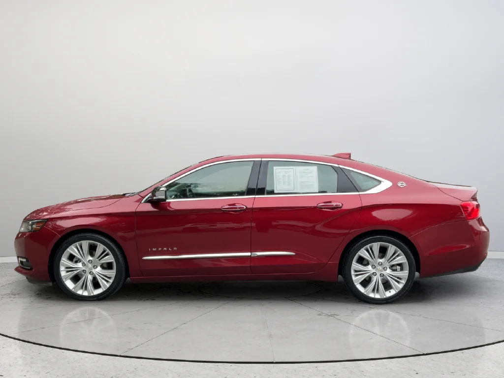Used 2018 Red Chevrolet Premier image 5