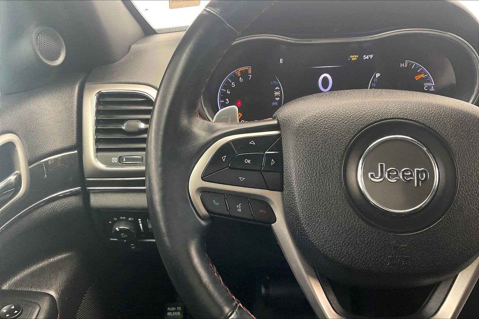 Used 2018 Silver Jeep Trailhawk 4x4 image 20