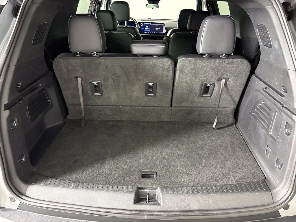 Used 2025 Gray Chevrolet LT image 38