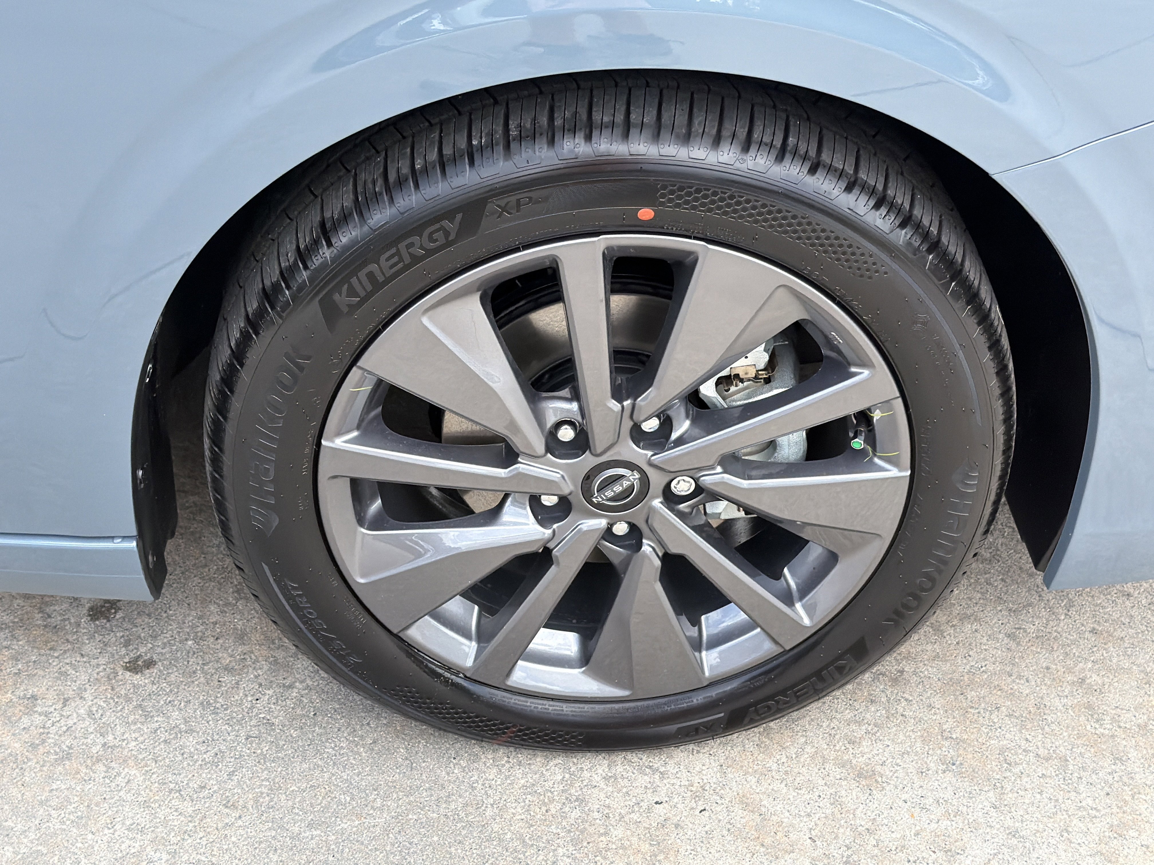 New 2026 Atlantic Gray Metallic Nissan SL image 13