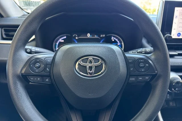 Certified Used 2025 White Toyota XLE image 27