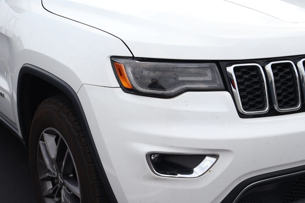 Used 2017 White Jeep Limited image 4