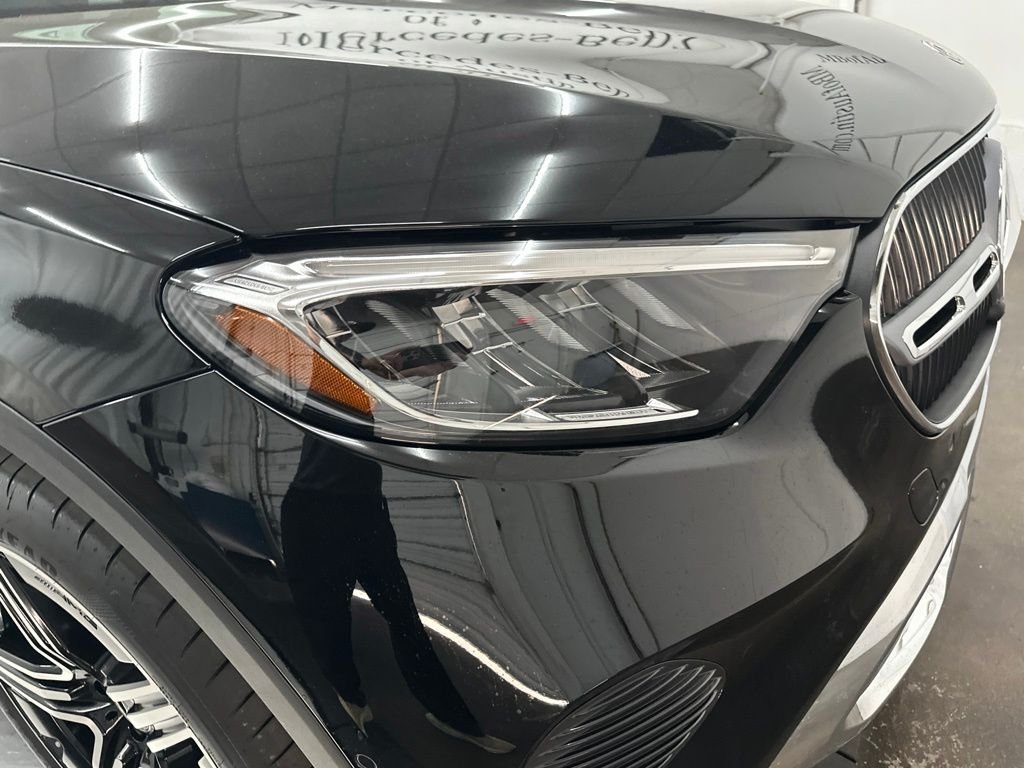 New 2026 Black Mercedes-Benz GLC 300 image 10