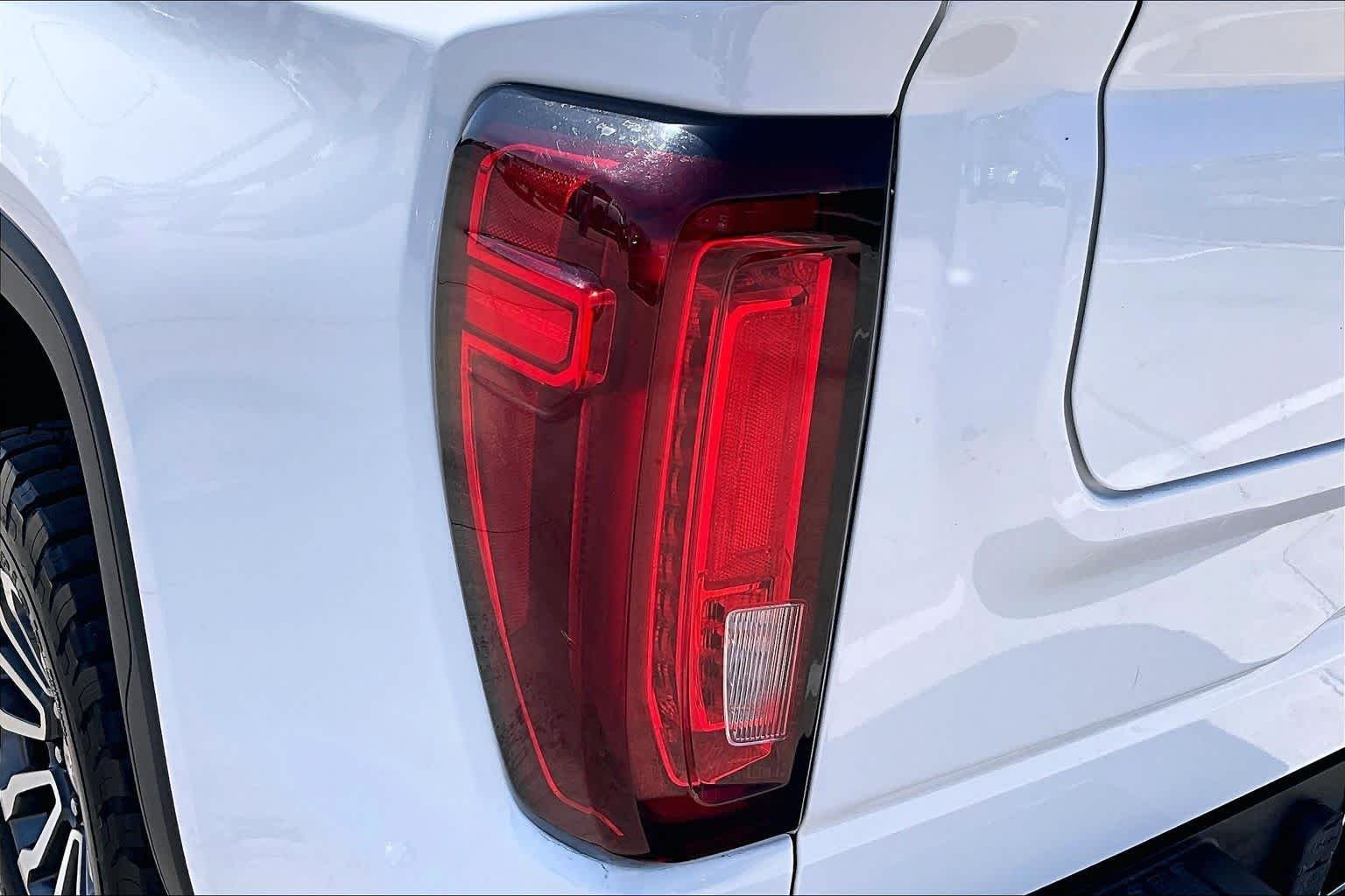 Used 2021 SUMMIT WHITE GMC AT4 image 29
