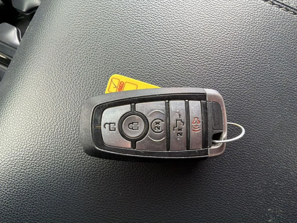 Used 2022 Gray Ford Lariat image 33