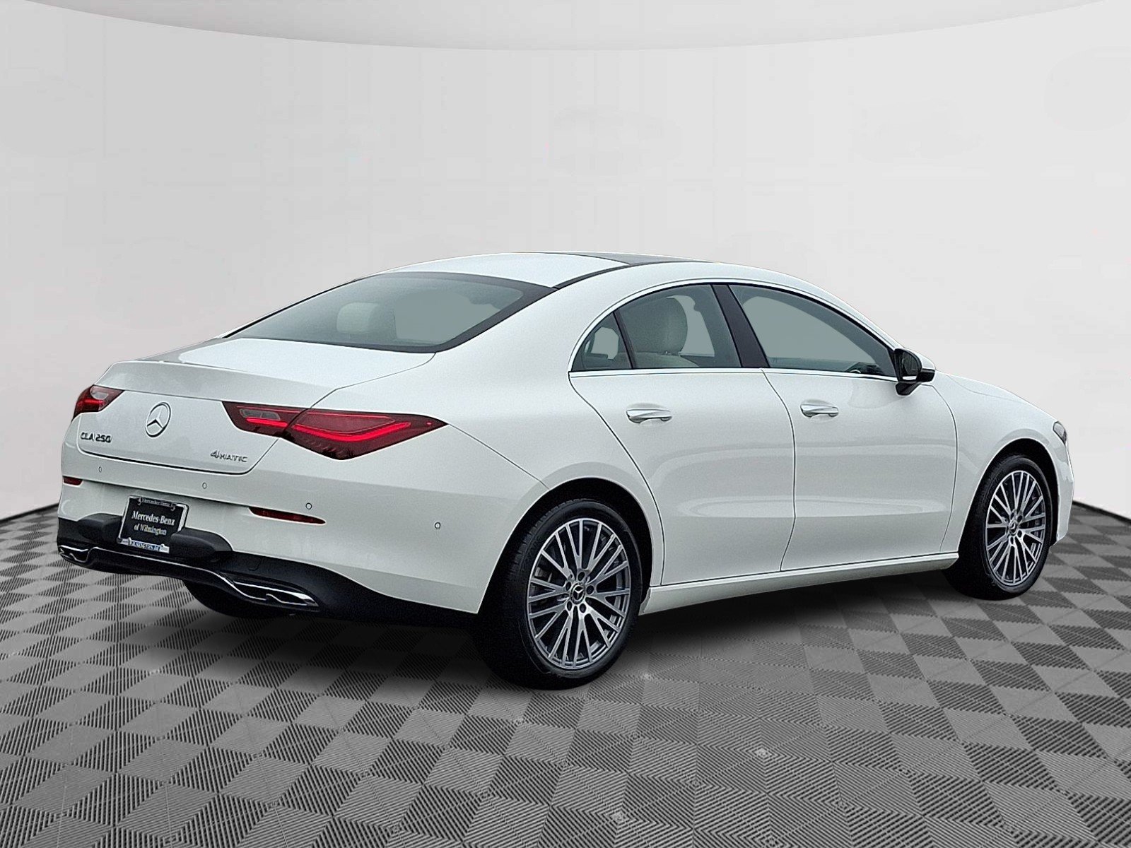 Certified Used 2025 Polar White - 149 Mercedes-Benz 4MATIC® image 6