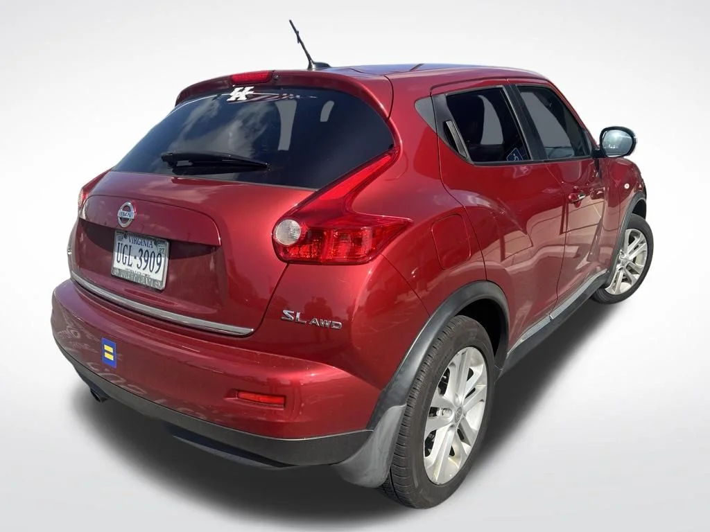 Used 2013 Red Nissan SL image 4