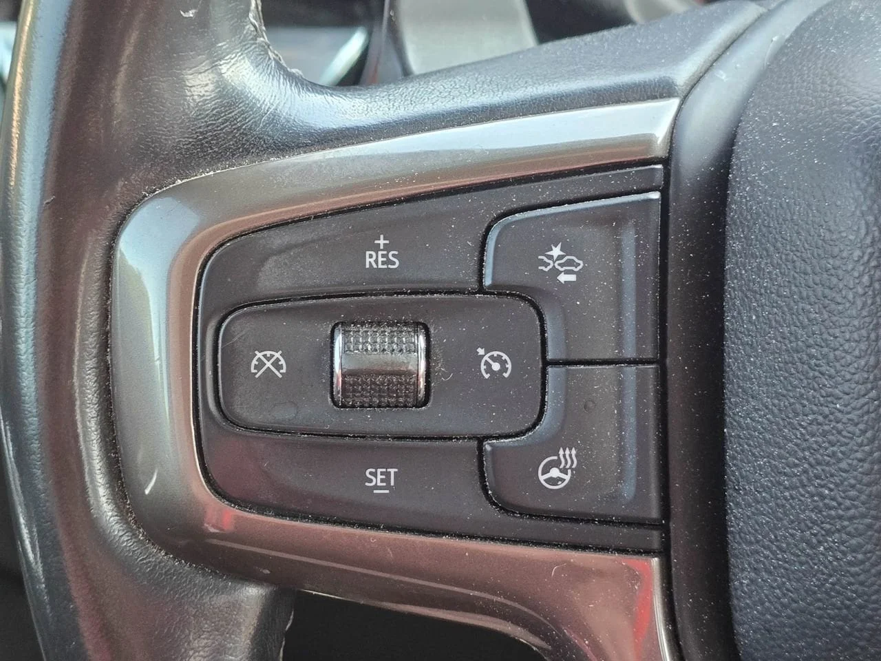 Used 2022 Iridescent Pearl Tricoat Chevrolet High Country image 19