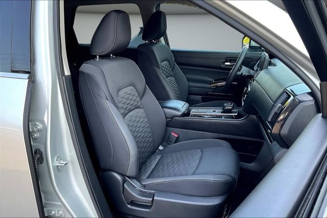 Used 2022 Silver Nissan SV image 30