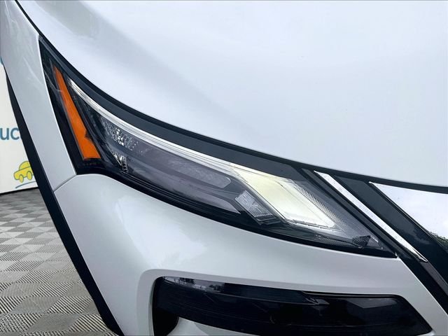 Used 2023 White Nissan S image 30