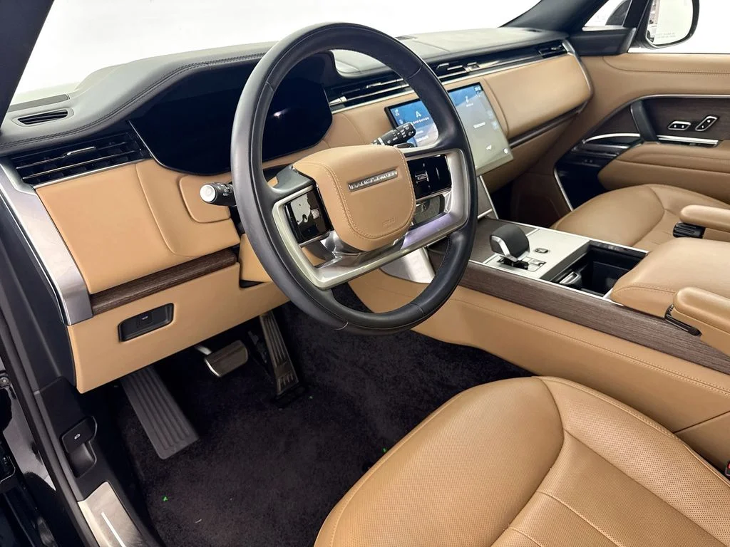 Certified Used 2025 Black Land Rover SE image 9