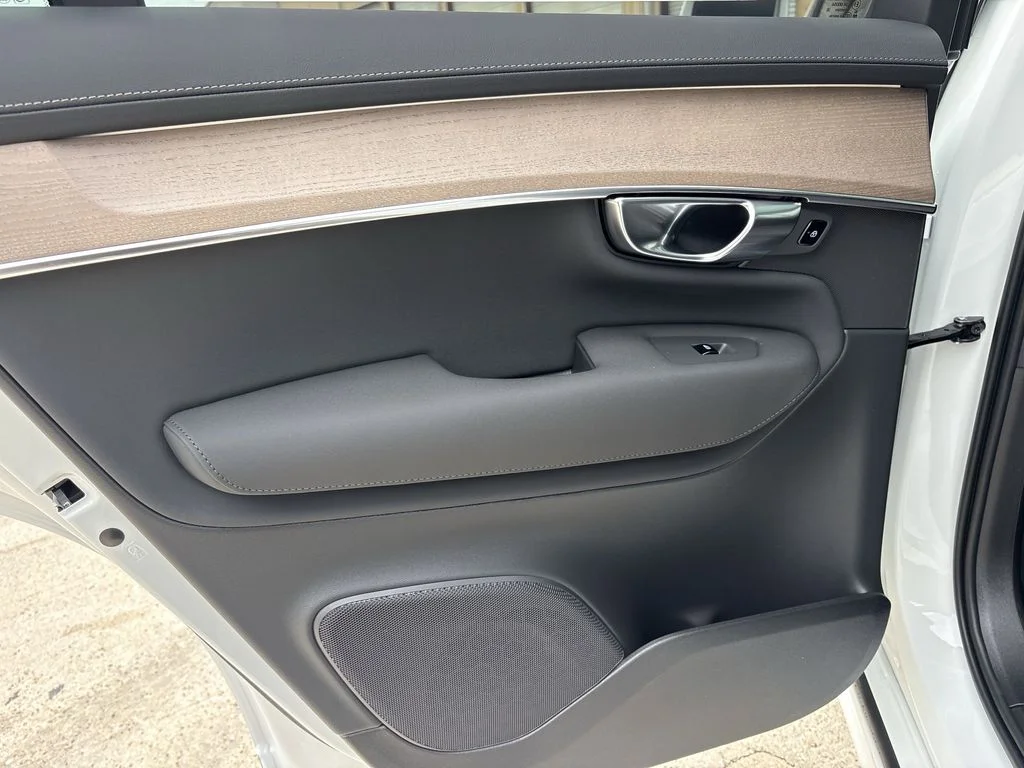 New 2026 Crystal White Volvo Plus image 23