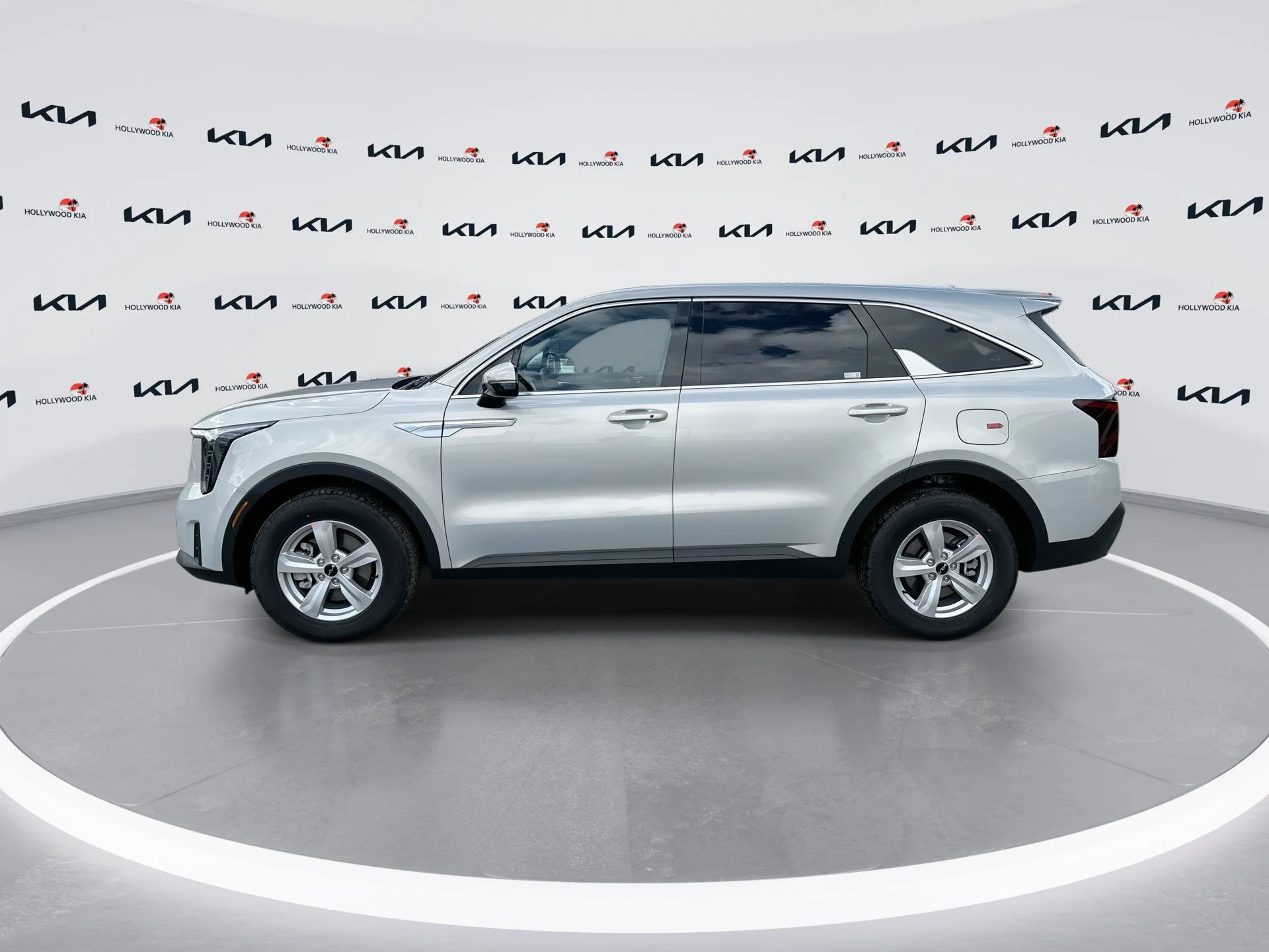 New 2026 Ivory Silver Kia LX image 5