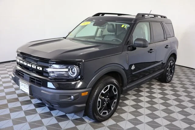 Used 2023 Black Ford Outer Banks image 4