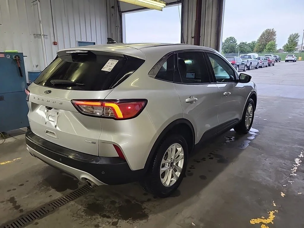 Certified Used 2020 Silver Ford SE image 12