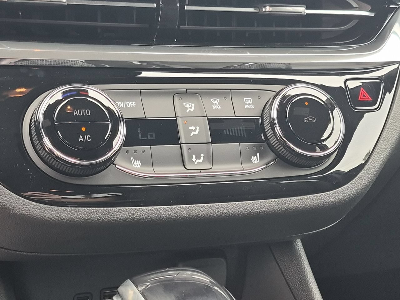 2026 Buick Envista Sport Touring - Photo 11