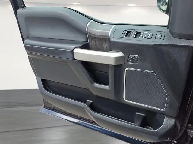 Used 2021  Ford XL image 13