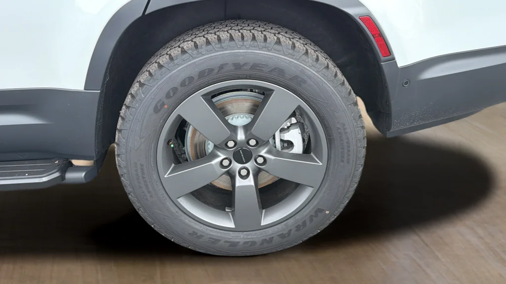 New 2026 White Land Rover S image 17