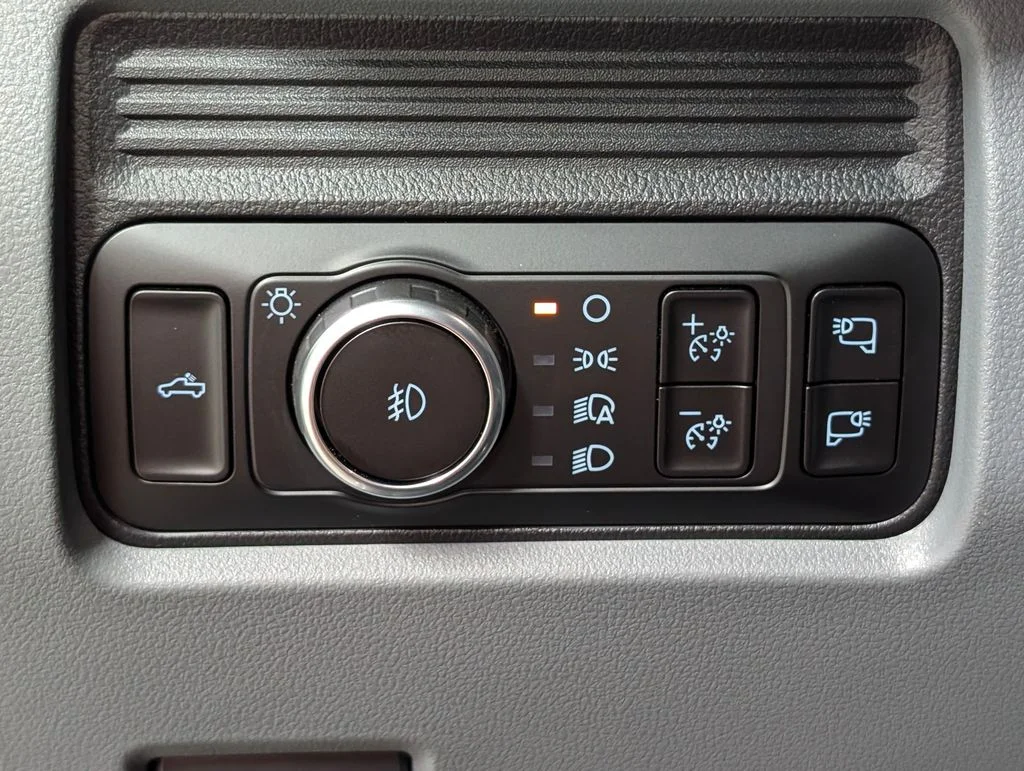 New 2026 Oxford White Ford F-250® XLT image 12