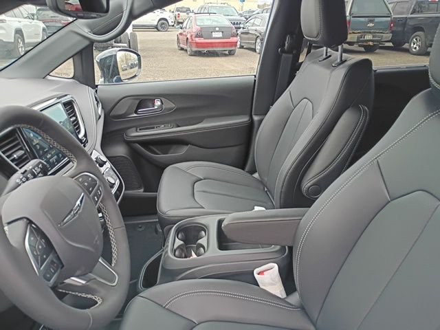 New 2026 Hydro Blue Pearl-Coat Exterior Paint Chrysler Select image 16