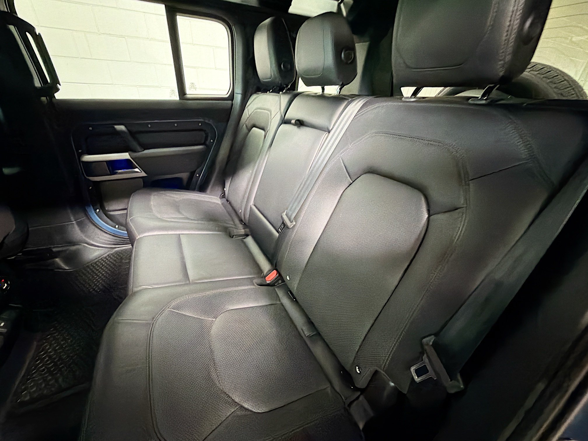 Used 2023 Tasman Blue Metallic Land Rover S image 19