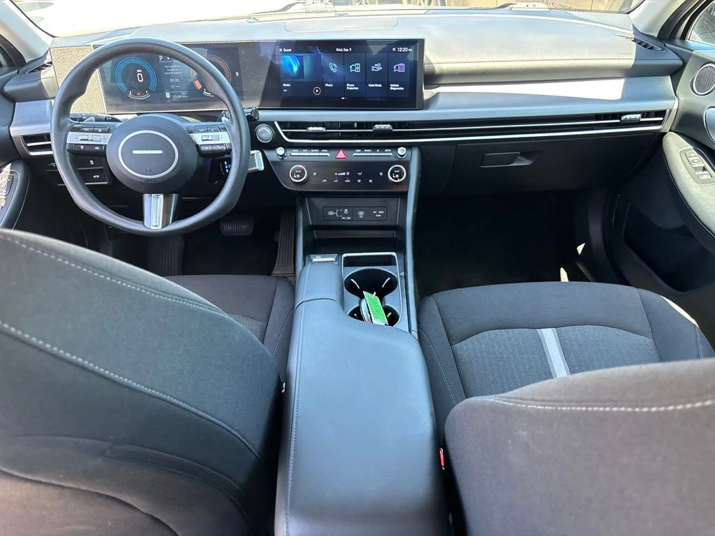 Used 2025 Aero Silver Hyundai SEL image 19