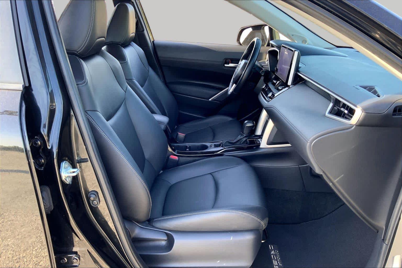Used 2023 Jet Black Toyota XLE image 9