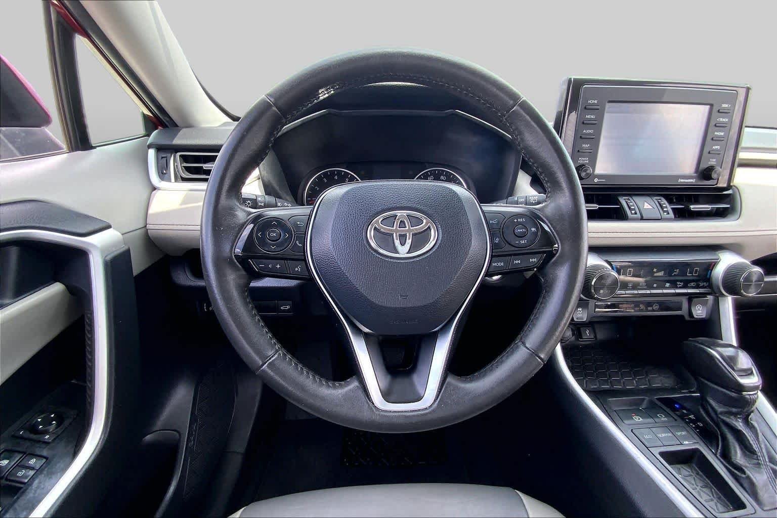 Used 2021 Ruby Flare Pearl Toyota XLE Premium image 6
