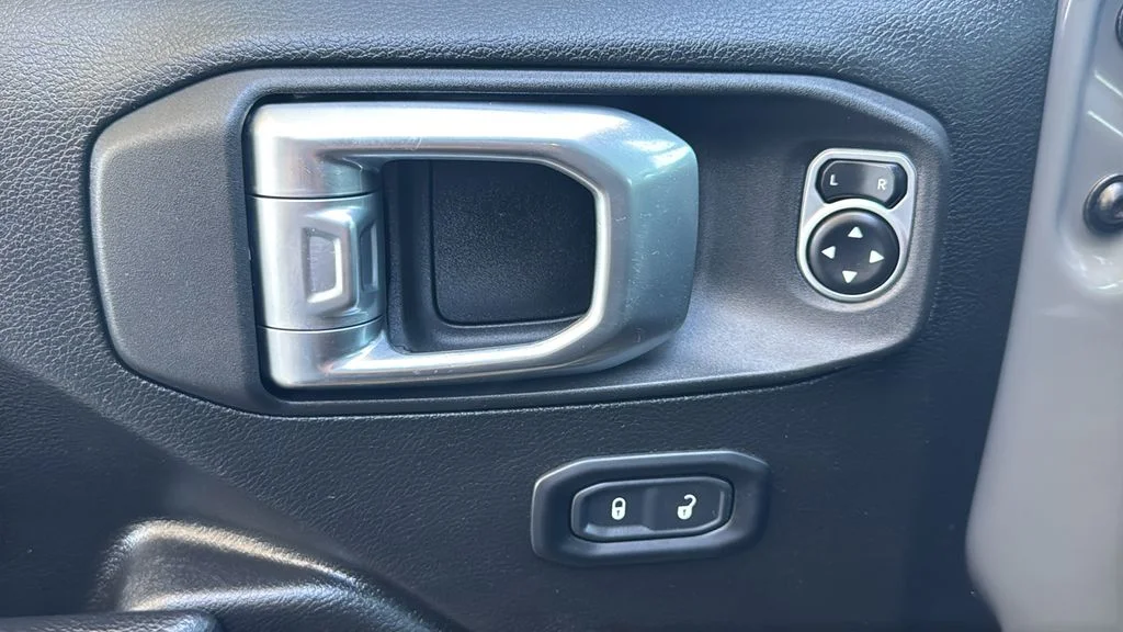 Certified Used 2023 Gray Jeep Mojave image 21